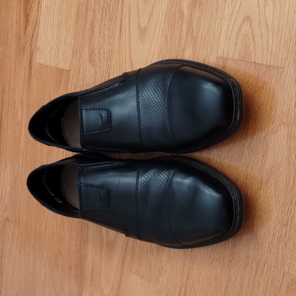 Rieker black leather slip on shoes - Picture 2 of 6